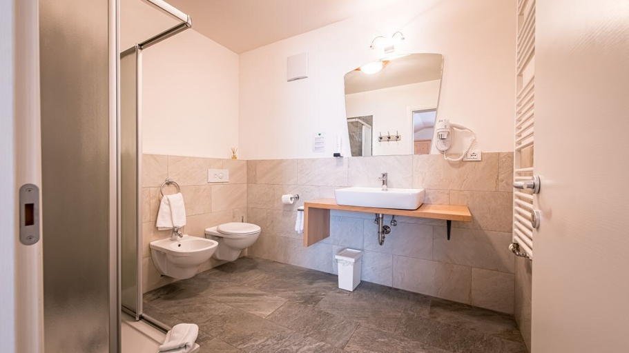 Bathroom 5, Am Schloss Guest House, Bolzano