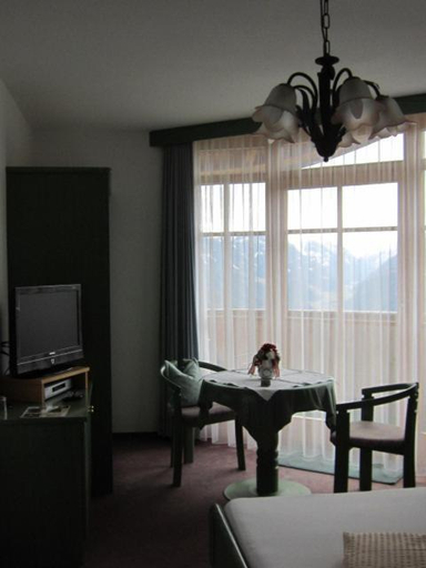 Others 2, Wirtshaus zum Wiesejaggl, Landeck