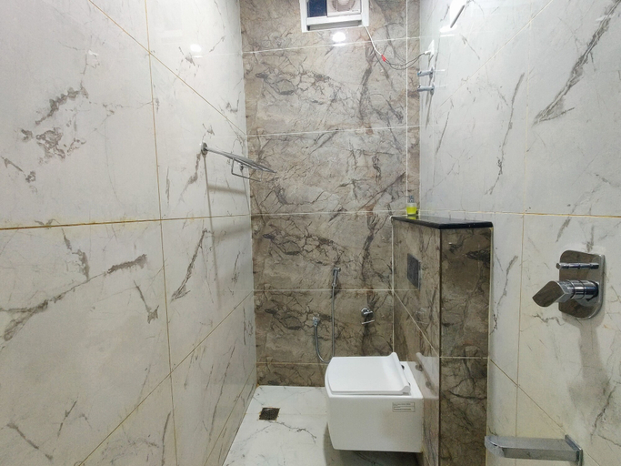 Bathroom 3, Hotel Brindavan Elite Rameswaram, Ramanathapuram