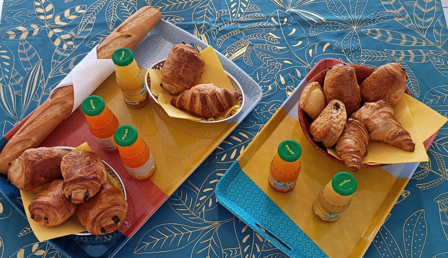 Food & Drinks, Residence Madicreoles, Saint-Pierre