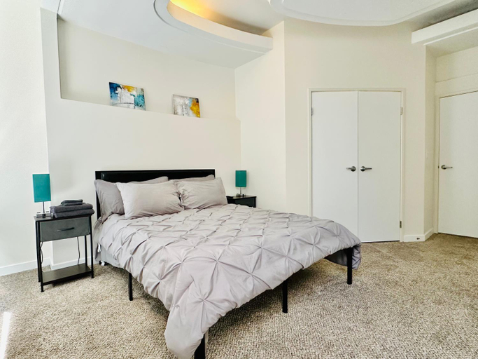Others 2, Executive Vacation Suite for 4, Marion