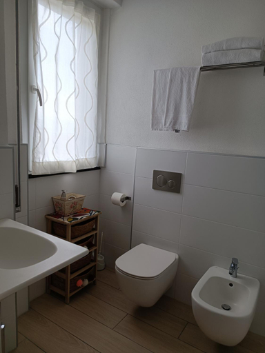 Bathroom 10