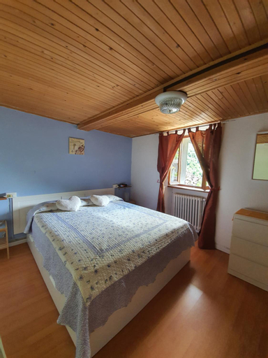 Bedroom 1, Coccinella House, Verbano-Cusio-Ossola