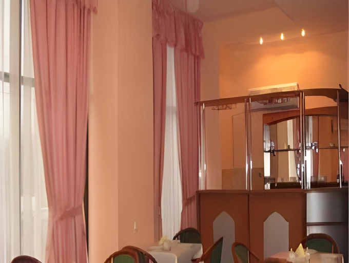Others 5, Hotel Sir Colentina, Municipiul Bucuresti