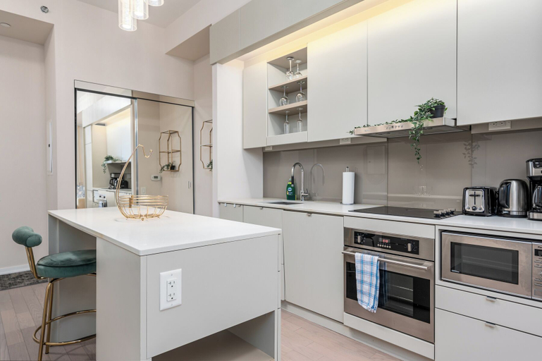Others 5, RS Suites - Fashion District, Toronto