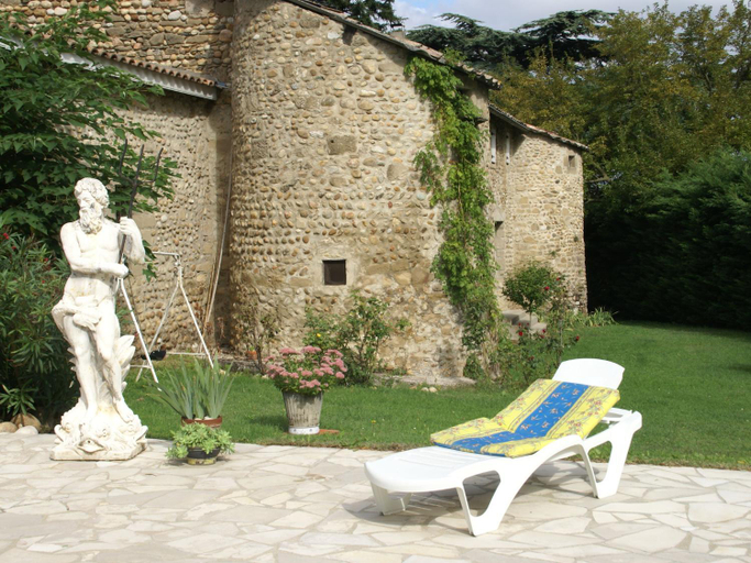 Others 3, Cosy house with private pool near Valence, Drôme