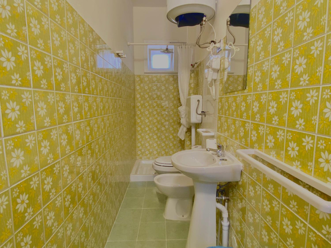 Others 4, Guest House Service Modugno - ZONA INDUSTRIALE, Bari