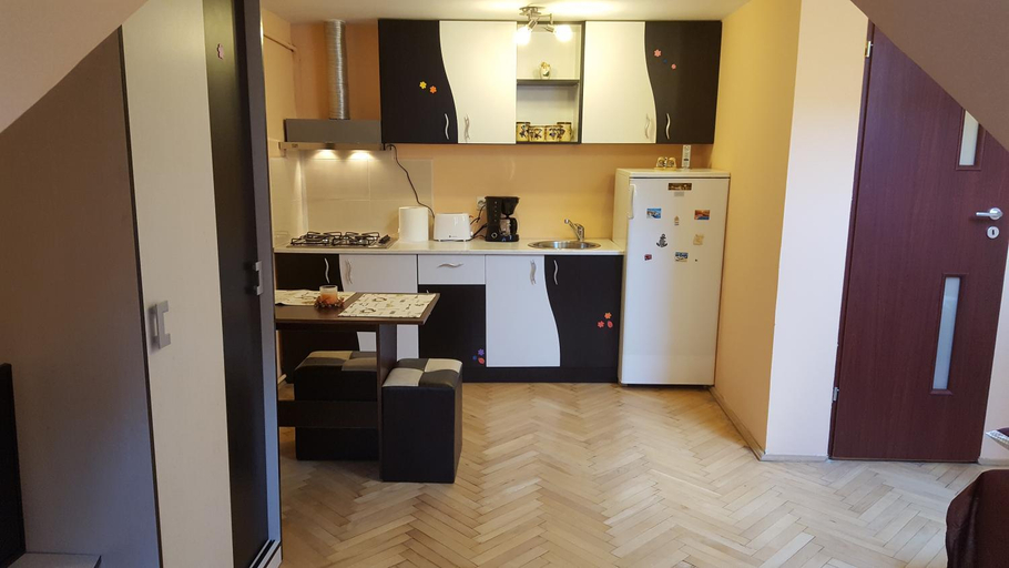 Kitchen 2, Studio Piata Sfatului - Brasov, Brasov