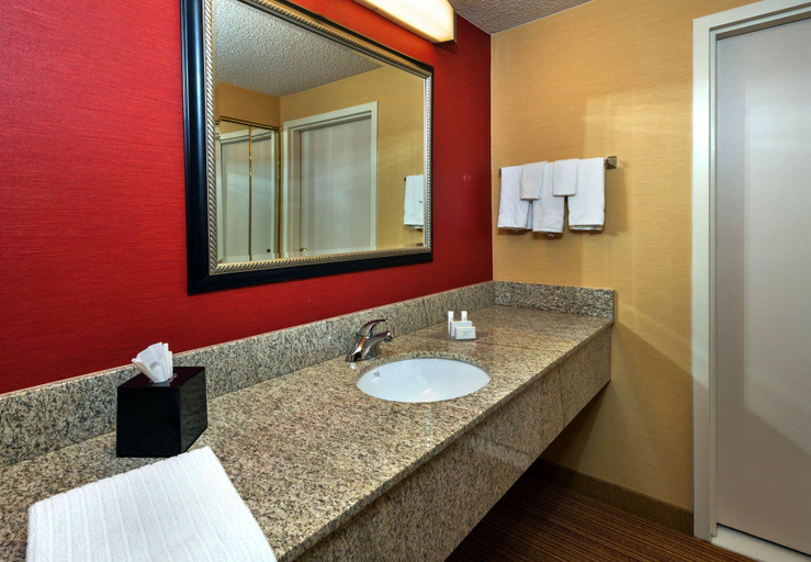 Bathroom 3, Courtyard By Marriott Winston-Salem Hanes Mall, Forsyth