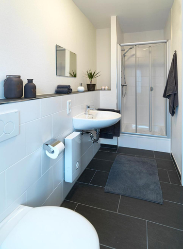 Bathroom, Soltau Apartments, Herford