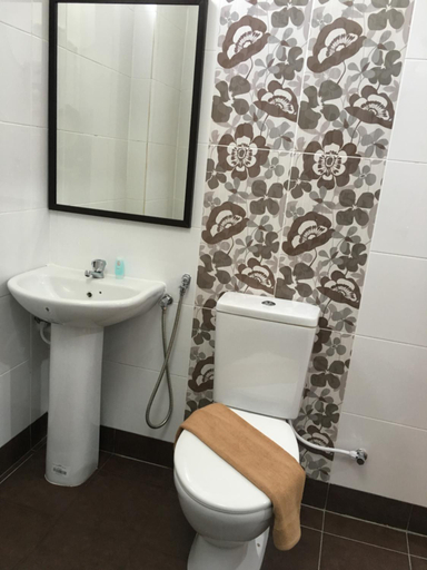 Bathroom 4, Grand Business Hotel, Besut