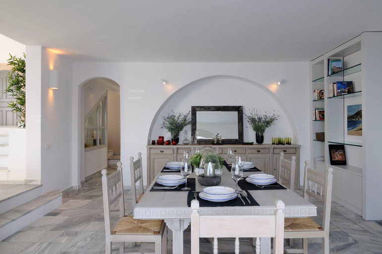 Others 4, Beautiful Oia Villa, South Aegean