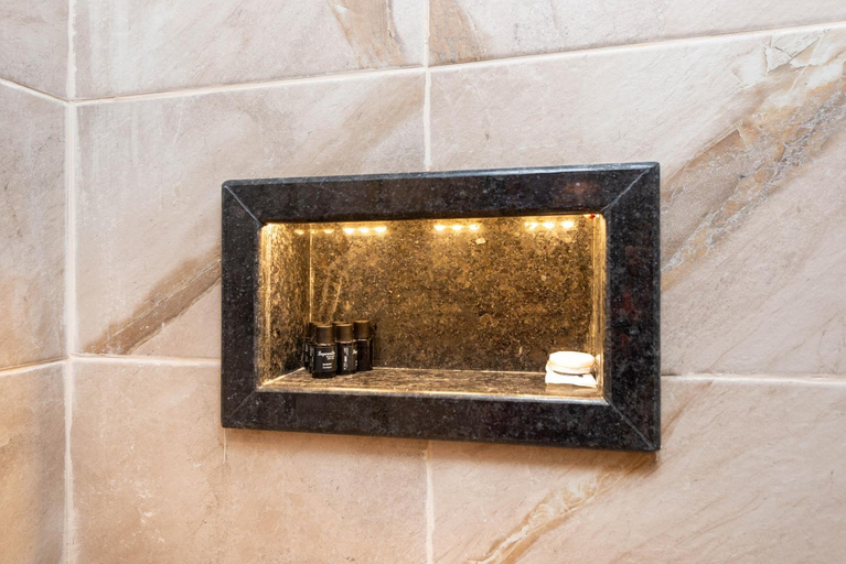 Bathroom 3, Begonville Corner, Fatih