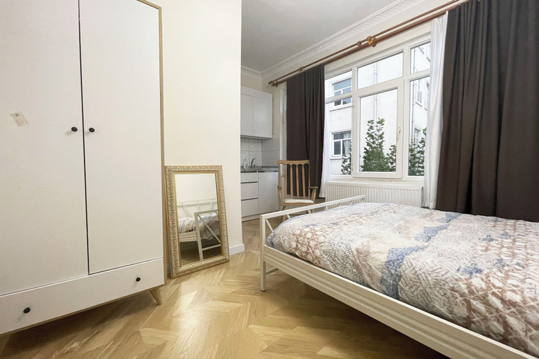 Bedroom 2, 2BR2Bath Central Apt Close to Nişantaşi, Şişli