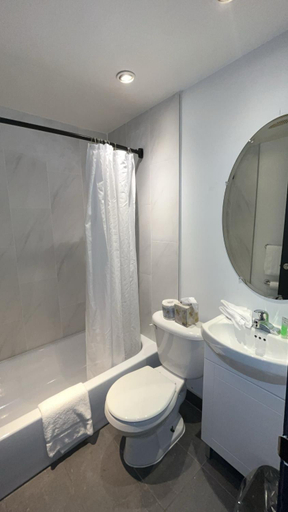 Bathroom 4