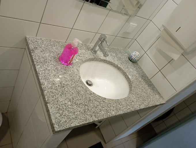 Bathroom 2, Home carriche 5, Lisbon