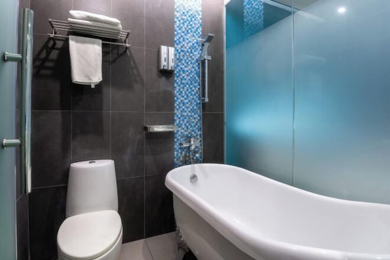 Bathroom 15