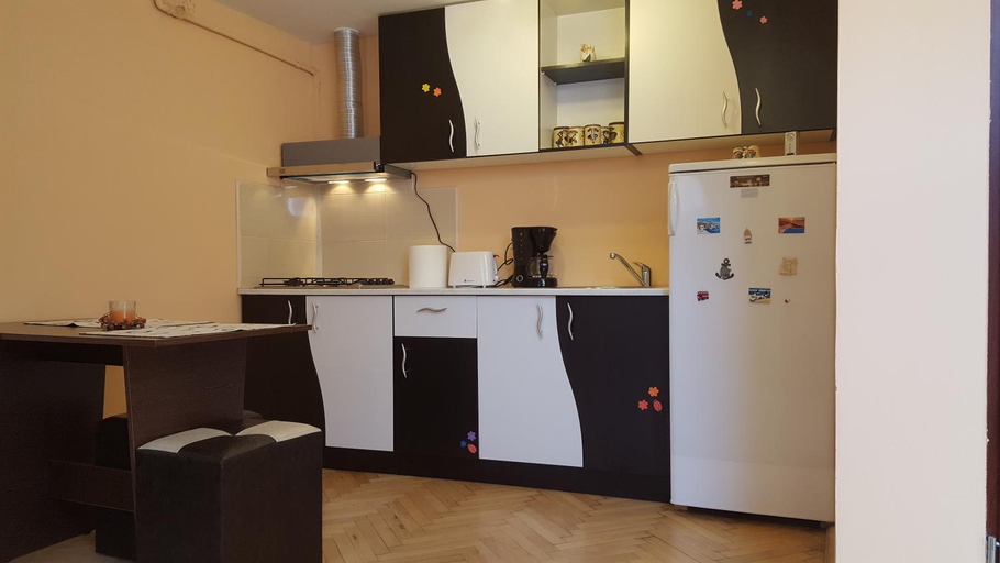 Kitchen 5, Studio Piata Sfatului - Brasov, Brasov