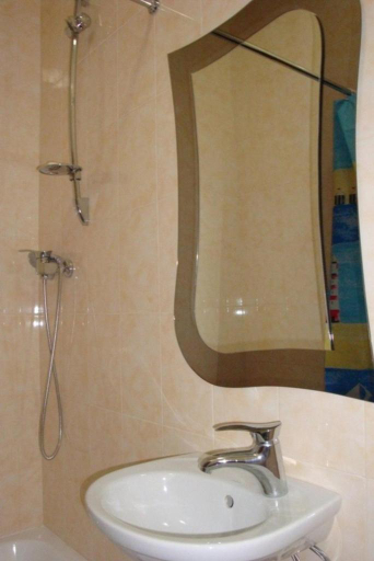 Bathroom 2, Art Avenue ApartHotel, L'vivs'ka