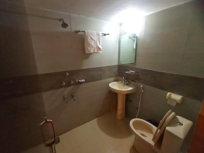 Bathroom 2, Hotel Grand Usman Sylhet, Sylhet