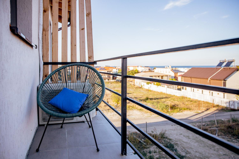 Others 4, Happy In Vama Veche, Limanu