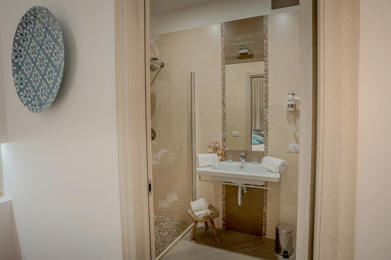 Bathroom 5, Tufo Bianco Relais, Taranto
