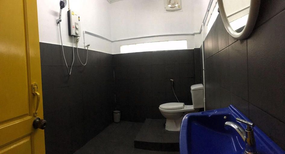 Others 4, Bamboo Hostel, Thakhek