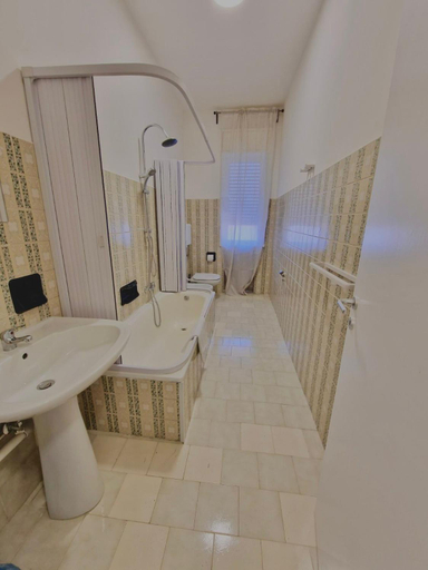 Others 5, Guest House Service Modugno - ZONA INDUSTRIALE, Bari