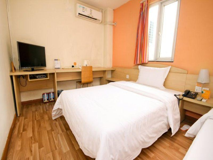 Bedroom 5, 7 デイズ インチェーンホテル(西安西京醫院通化門地下鉄駅)(7 Days Inn Jinhuabei Road), Xi'an
