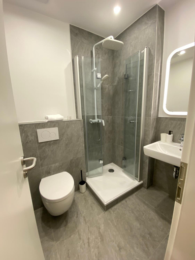 Bathroom 3, Zur Waldlust, Frankfurt am Main