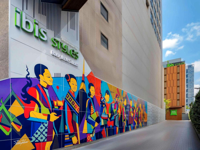 Exterior & Views 9