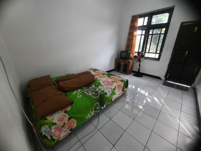 Bedroom, SPOT ON 93655 Home Stay Syariah Habibie, Sukabumi