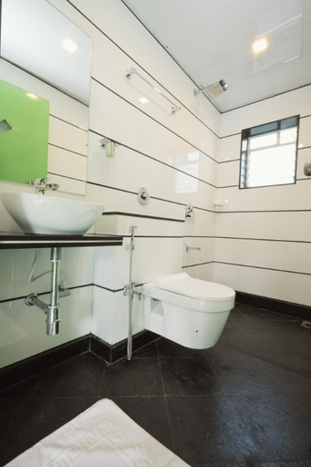 Bathroom, CherryLeen Resort, Raigarh