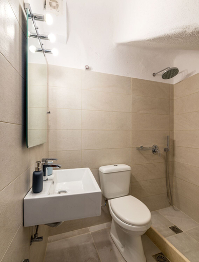 Bathroom 5, Orpheas Rooms, South Aegean