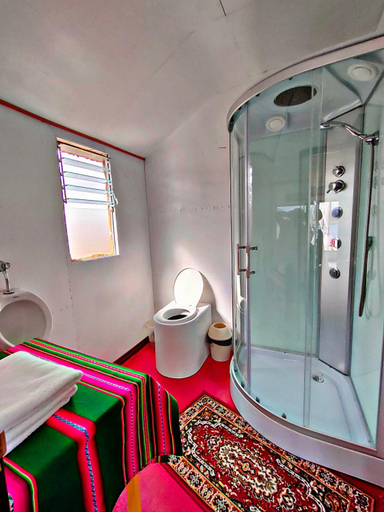 Bathroom 3, Titicaca Origins Peru, Lago Titicaca