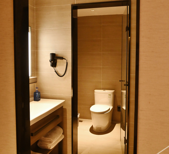 Bathroom 3, Hanting Hotel Xinyang Gushi Hongsu Road, Xinyang