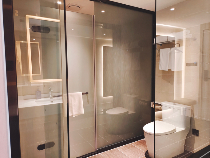 Bathroom 3, Hanting Hotel Taiyuan East Middle Ring Road Shanda Sanyaun, Taiyuan