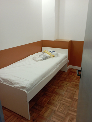 Bedroom 2, Home carriche 6, Lisbon