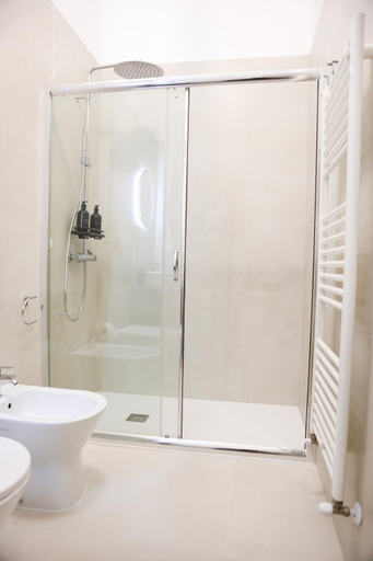 Bathroom 2, NTARTEI, Lecce