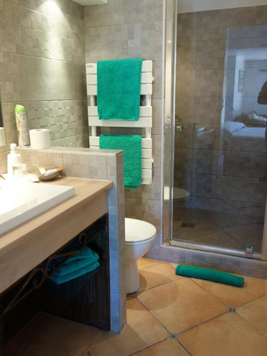 Bathroom 3, Le Mas des Amandiers, Alpes-Maritimes