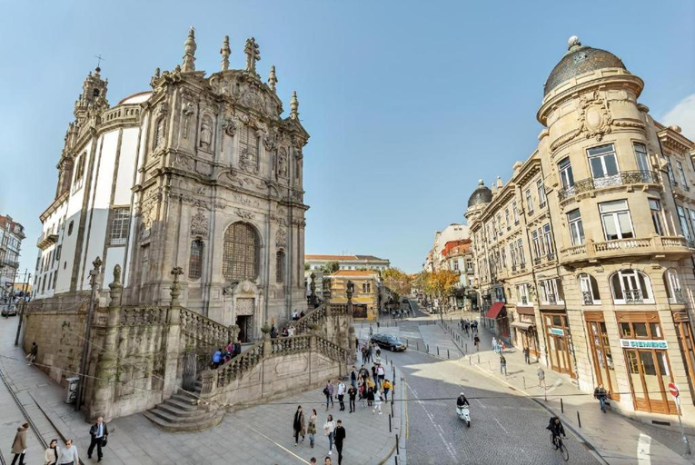 Others 3, Host Wise - Lovely Shinny Flats with Balcony - Clerigos, Porto