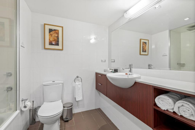 Bathroom 5, Amora Hotel Riverwalk Melbourne, Melbourne