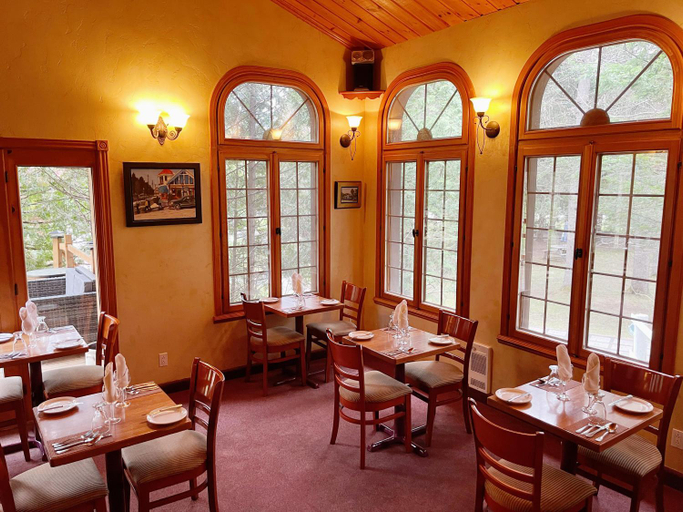 Food & Drinks 2, Auberge Alpine Inn, Les Pays-d'en-Haut