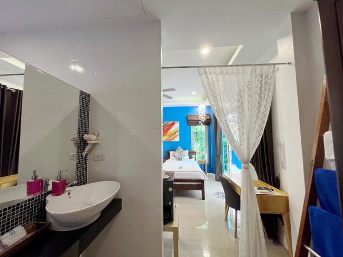 Bathroom 15