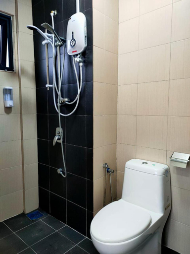 Bathroom, Inadh Suites @ Icon Residence With Pool, Kuala Terengganu