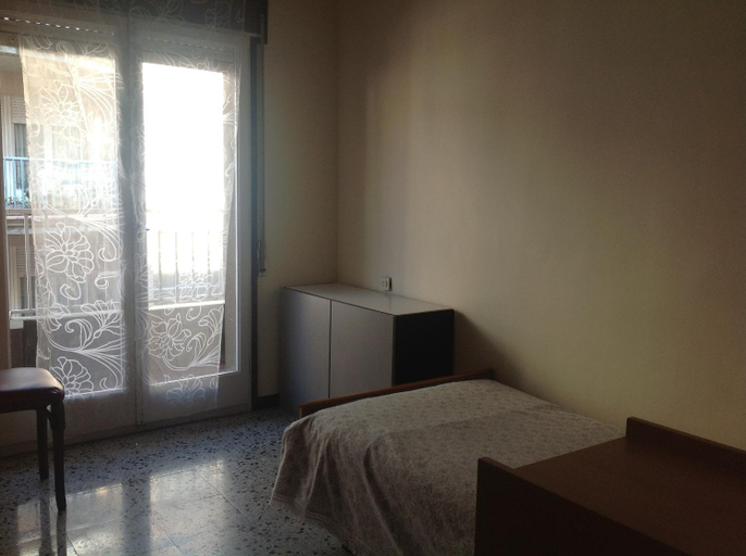 Others 5, Hostel Alhambra, Girona