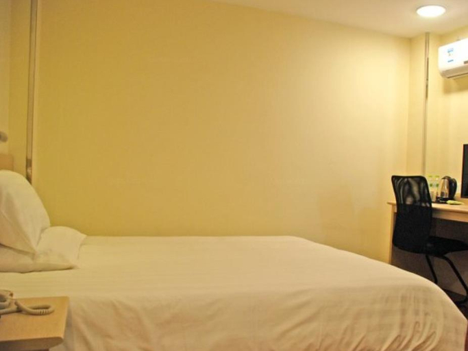 Bedroom, HanTing Hotel (Lijiang Old Town Dashuiche), Lijiang