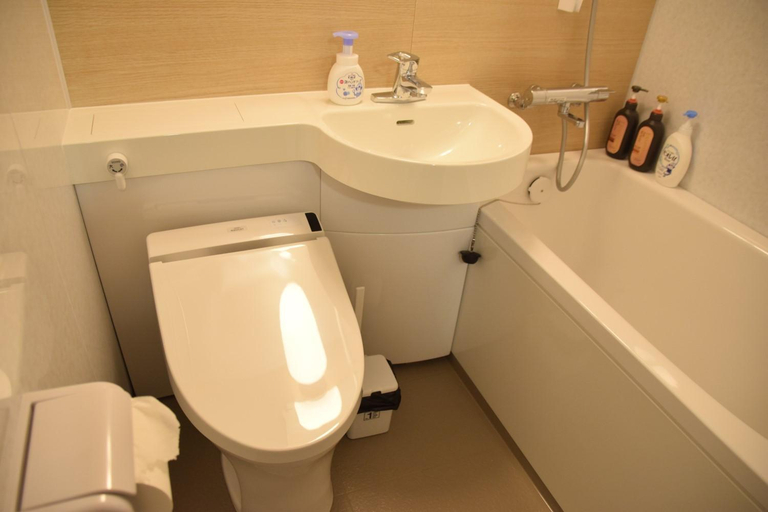 Bathroom 2, Hakata plus+, Imabari