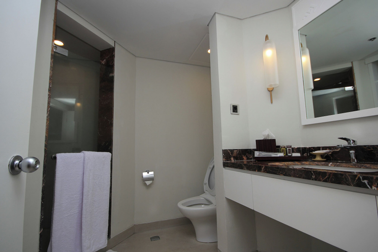 Bathroom 4, Akar Hotels and Resorts, Bandar Lampung
