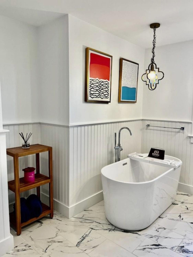 Bathroom 2, Villa Perlman, Suffolk